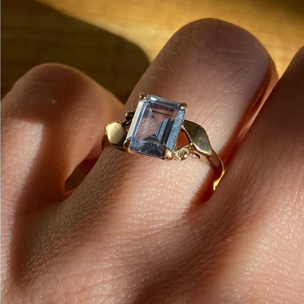 1960’s vintage 10k Gold and Blue Topaz Ring